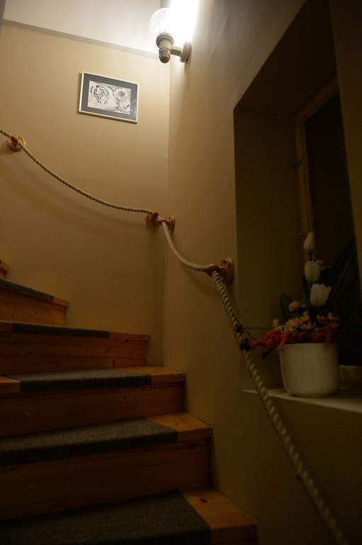 Sopron Eszter Apartman Rum bild